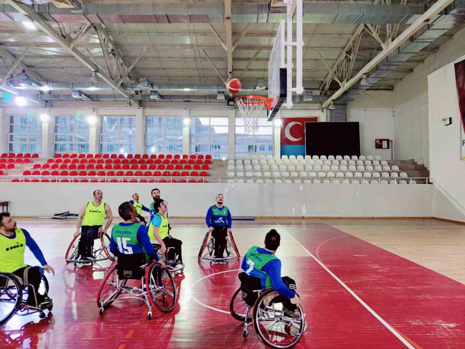 BÜYÜKŞEHİR SÜPER LİG’DE PARKEYE ÇIKIYOR